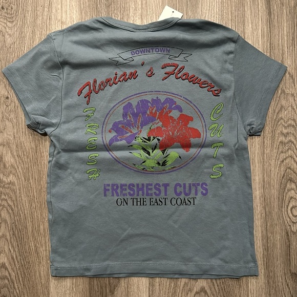 NWT Urban Outfitters Flower Market Baby Tee Light Blue Large - Picture 6 of 6